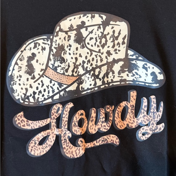 Black Howdy Graphic Tee with Cowboy Hat Design - Picture 3 of 6